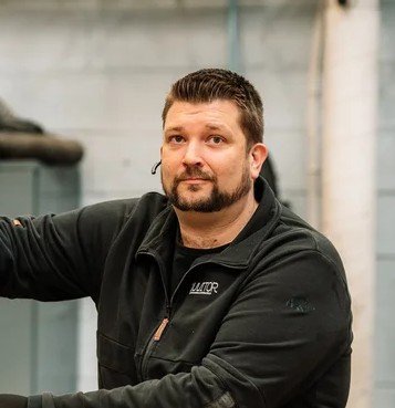 Iiro Virtanen, työnjohto ja autonostintarkastaja Nuvitor Oy